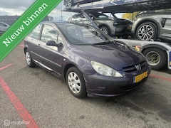 Peugeot 307 - 1.6-16V XS aangepast voor minder valide