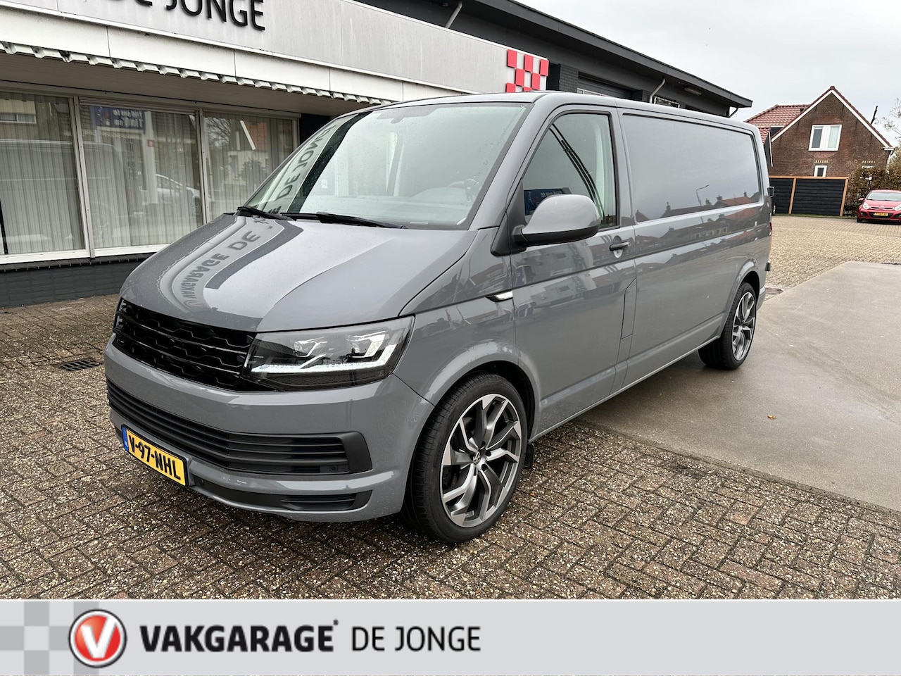 Volkswagen Transporter - 2.0 TDI L2H1 2.0 TDI L2H1 - AutoWereld.nl