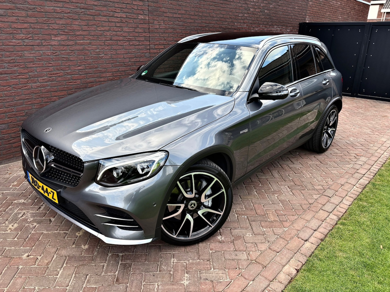 Mercedes-Benz AMG GLC - 43 4MATIC Pano Burmester Memory - AutoWereld.nl