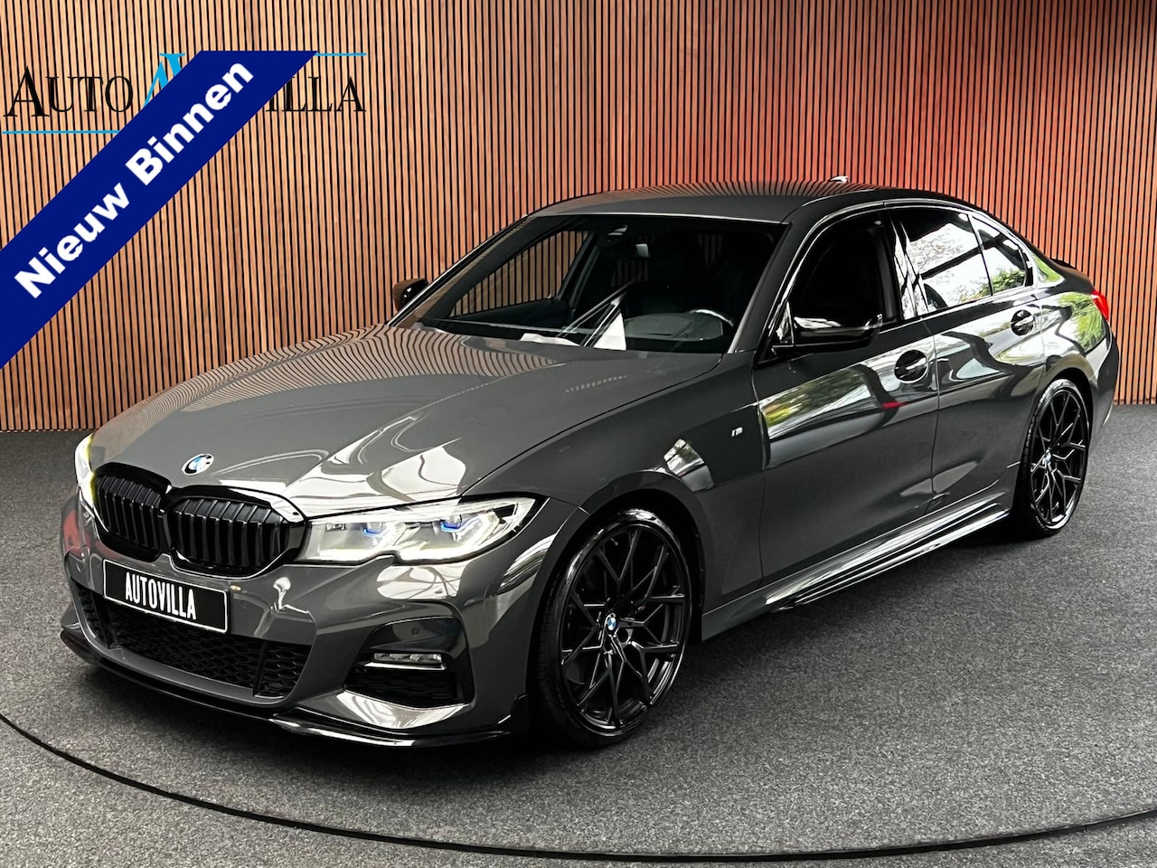 BMW 3-serie - 320i M-sport Head Up Leer Navi PDC Virtual 20'' LM velgen Climate voor en achter Matrix - AutoWereld.nl