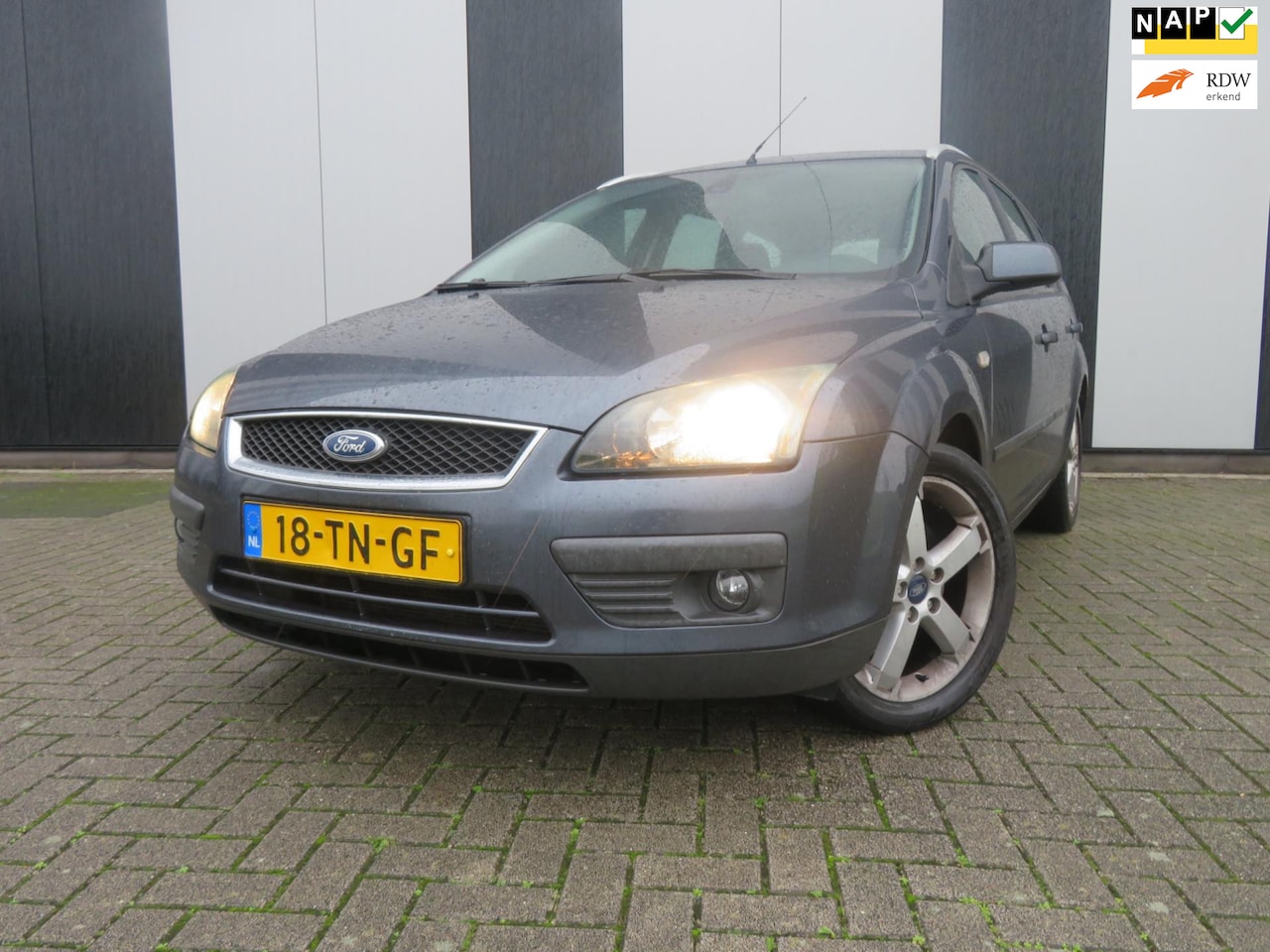 Ford Focus Wagon - 2.0-16V Rally Edition 2.0-16V Rally Edition - AutoWereld.nl