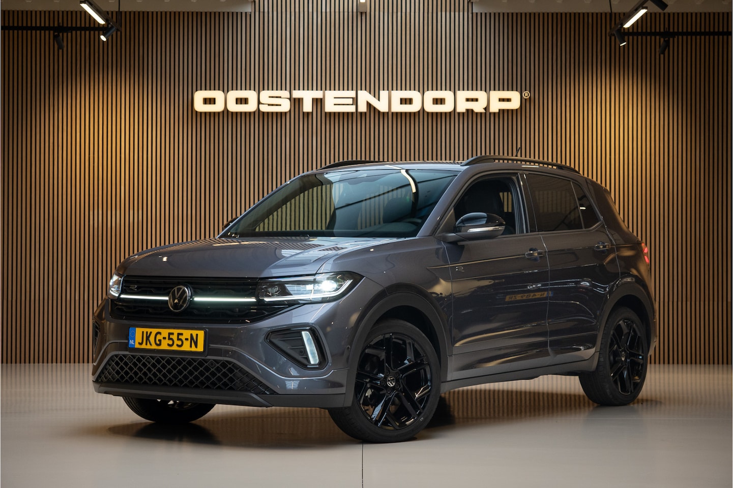 Volkswagen T-Cross - 1.5TSI/150pk R-Line Blackstyle DSG Automaat|2025|IQ-LED|Trekhaak|Navi|18" York Black|Carpl - AutoWereld.nl