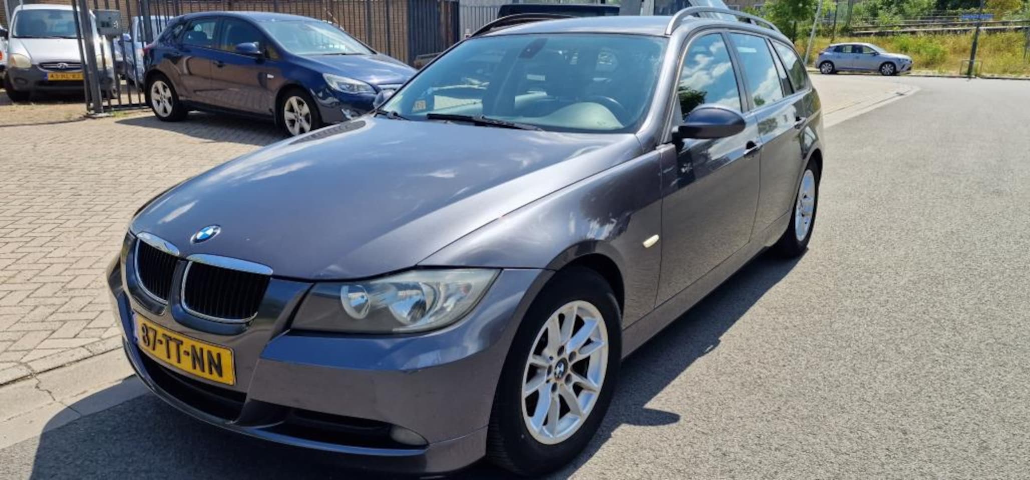 BMW 3-serie Touring - 318i High Executive 318i High Executive - AutoWereld.nl