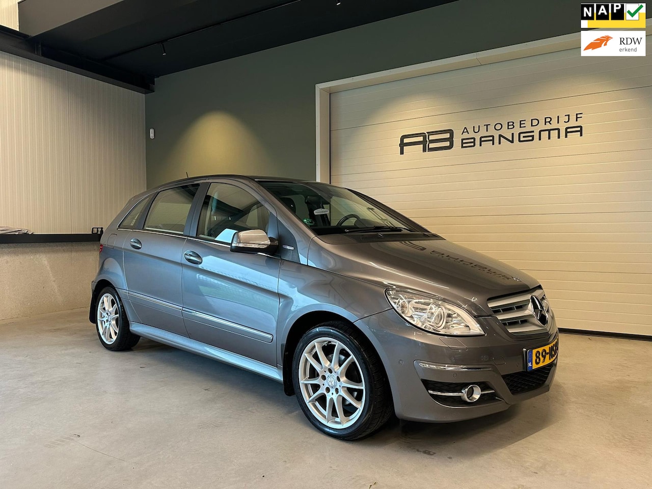 Mercedes-Benz B-klasse - 180 BUSINESSCLASS/LEDEREN BEKLEDING/CLIMA AIRCO/TREKHAAK/ISOFIX/CRUISE CONTROL/NAVIGATIE/L - AutoWereld.nl