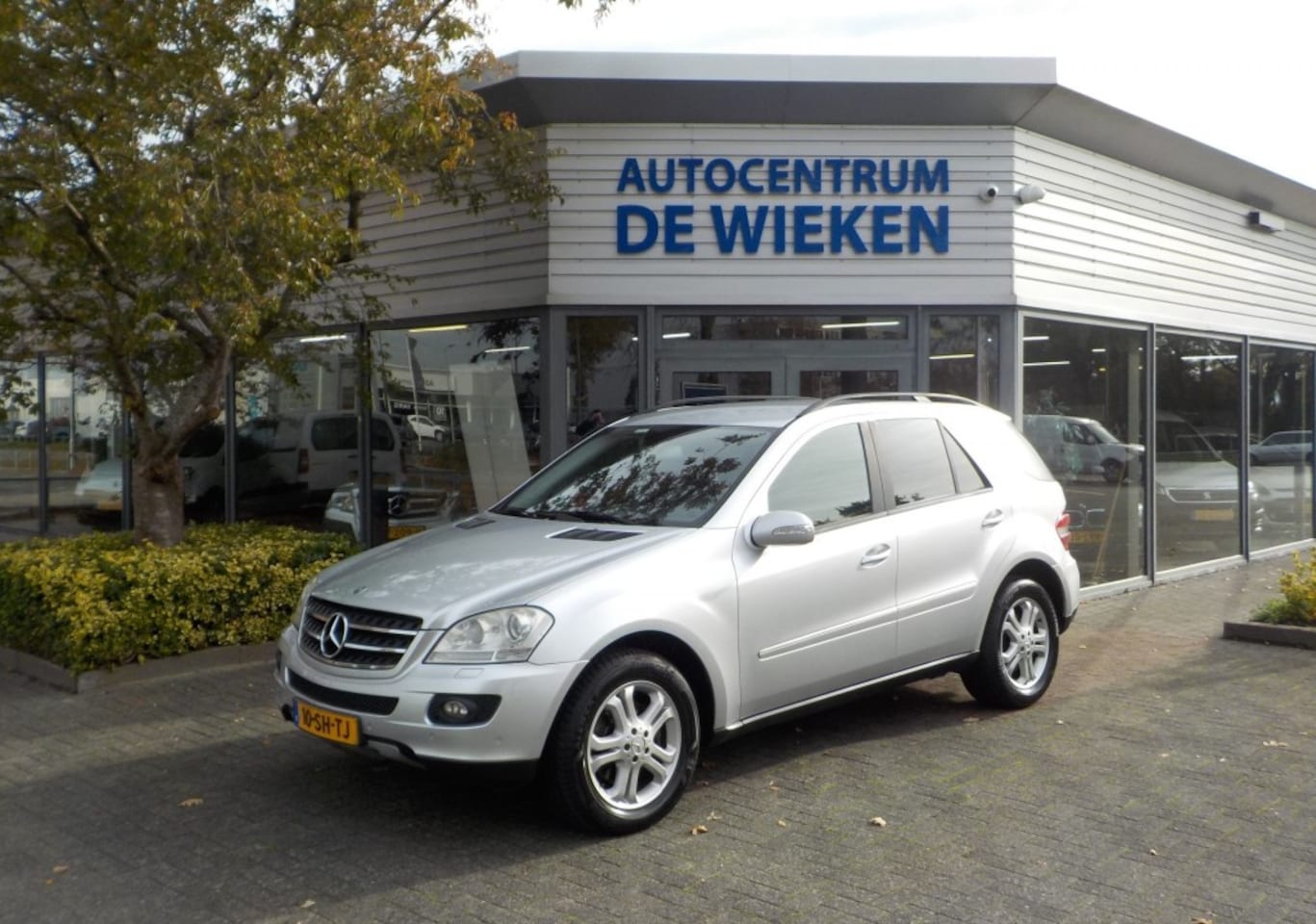 Mercedes-Benz M-klasse - 320 CDI V6 CLIMA LEDEREN BEKLEDING NAVI TREKHAAK YOUNGTIMER APK GEKEURD TOT 08-11-2026 - AutoWereld.nl