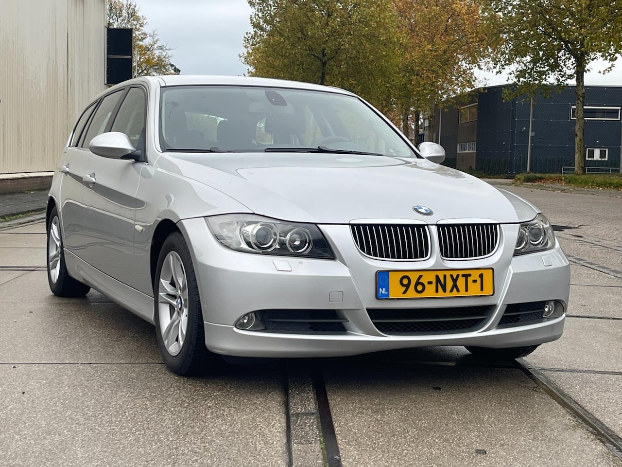 BMW 3-serie Touring - 325i Executive Automaat Xenon/Navi/PDC 218PK - AutoWereld.nl
