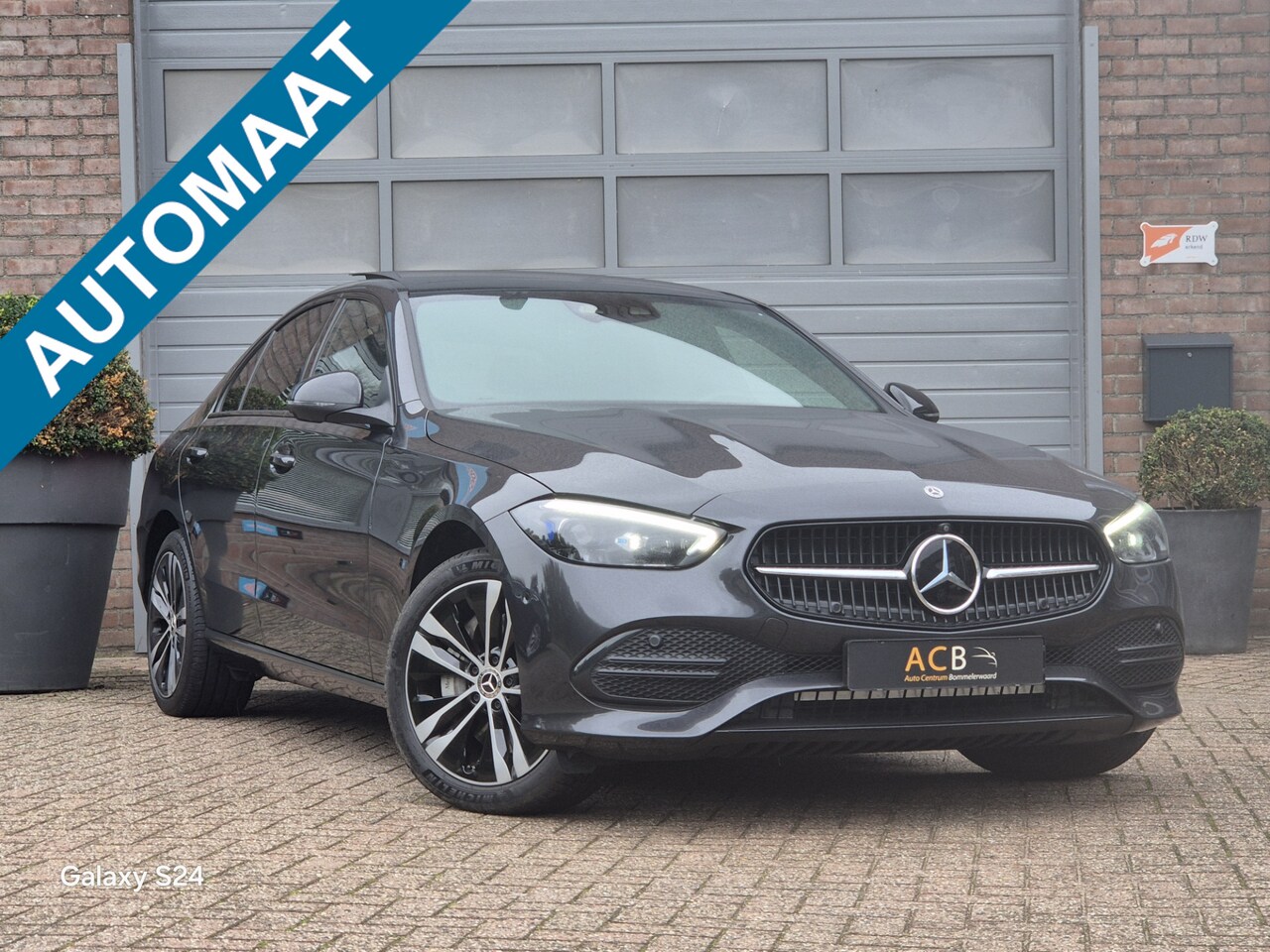 Mercedes-Benz C-klasse - 300 e Business-line Zwart leder / Panoramadak / Burmester. - AutoWereld.nl