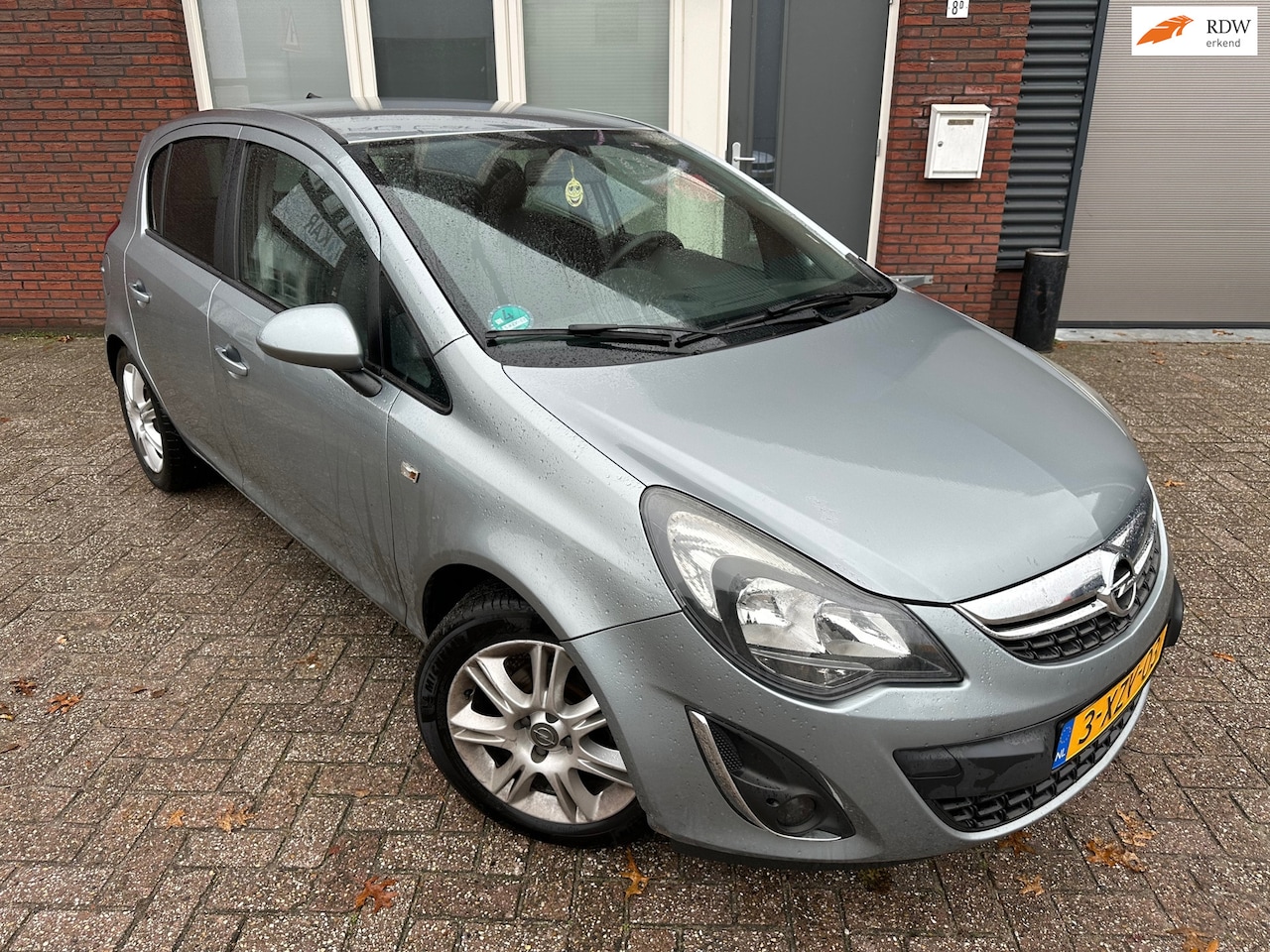 Opel Corsa - 1.2-16V BlitZ / Navi / PDC / Cruise / Clima - AutoWereld.nl