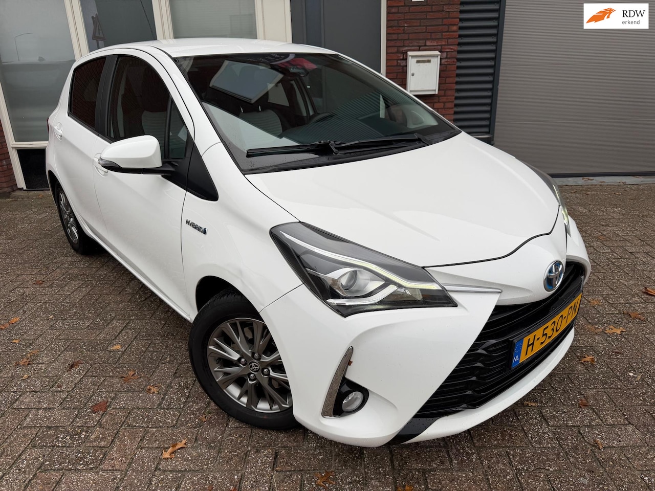 Toyota Yaris - 1.5 Hybrid Dynamic / Camera / Navi / Clima / Cruise / NAP - AutoWereld.nl
