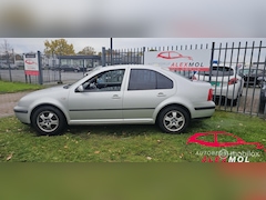 Volkswagen Bora - 2.0 Trendline