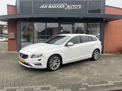 Volvo V60 - 2.0 D2 Nordic+ ✅ R-Design ✅ Trekhaak ✅ Navigatie ✅ Rijklaar ✅