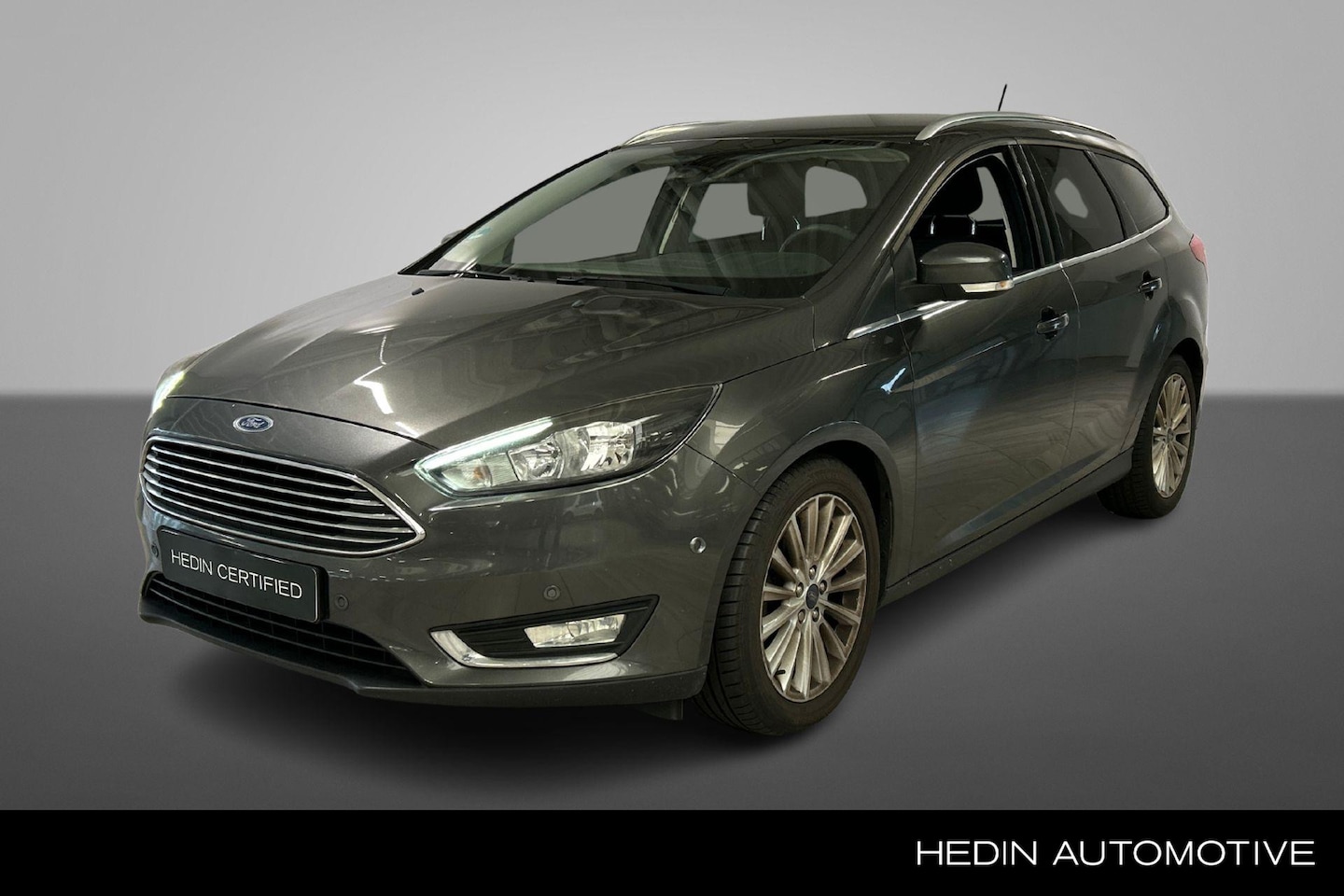 Ford Focus Wagon - 1.0 EcoBoost 125pk Titanium | Navigation Pack | Parking Pack | Trekhaak - AutoWereld.nl