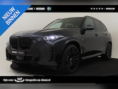 BMW X5 - xDrive50e M-SPORT PRO|22'LM VELGEN|PANO DAK|TREKHAAK|CARBON INT.|SOFT CLOSE|COMFORT PLUS|S