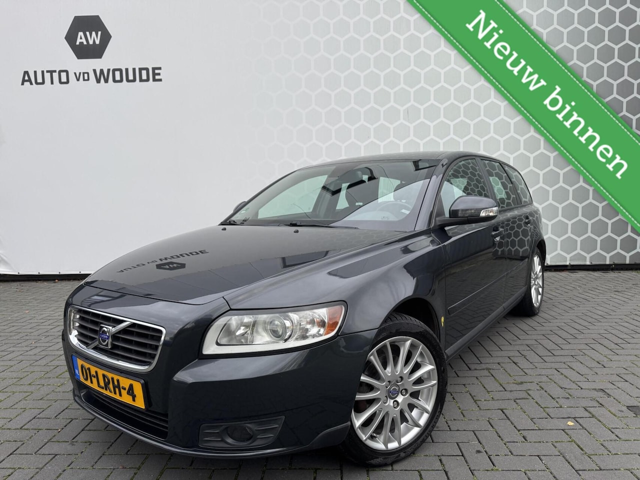 Volvo V50 - 2.0 Momentum Navi Trekhaak Cruise Zeer netjes! - AutoWereld.nl