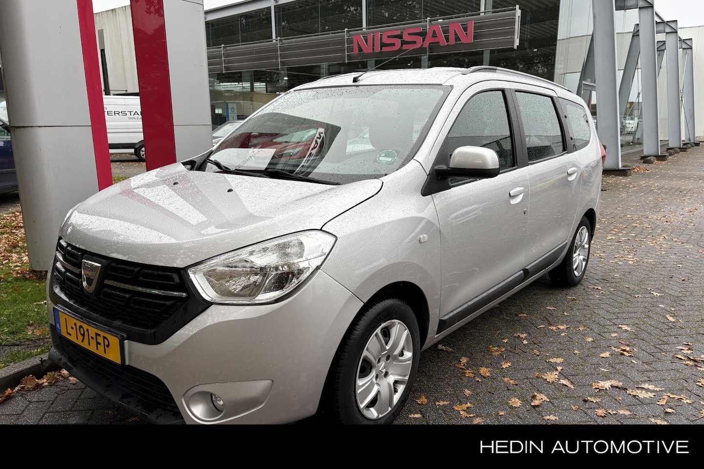 Dacia Lodgy - 1.2 TCe Lauréate 7p. NAV | BLUETOOTH | CRUISE - AutoWereld.nl