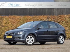 Ford Focus - 1.6-16V Futura AUTOMAAT*Nieuwe Distributieriem*Trekhaak*Airco
