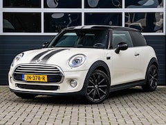 MINI Cooper - 1.5 Serious Business | Navi | Xenon | Keyless | Sportstoelen | Cruise control