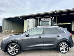 Kia Niro - 1.6 Hybrid 119pk Aut Design Ed - nap - schuifdak - navi - cam - line assist - stuurverw