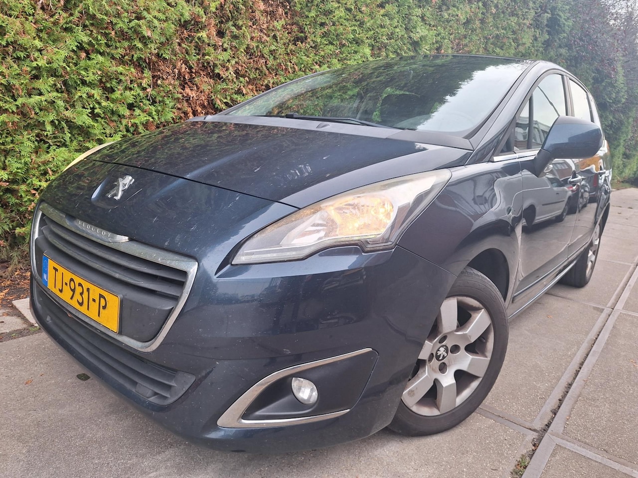 Peugeot 5008 - 1.6 e-HDi Blue Lease Executive 7p. 1.6 e-HDi Blue Lease Executive 7p. - AutoWereld.nl