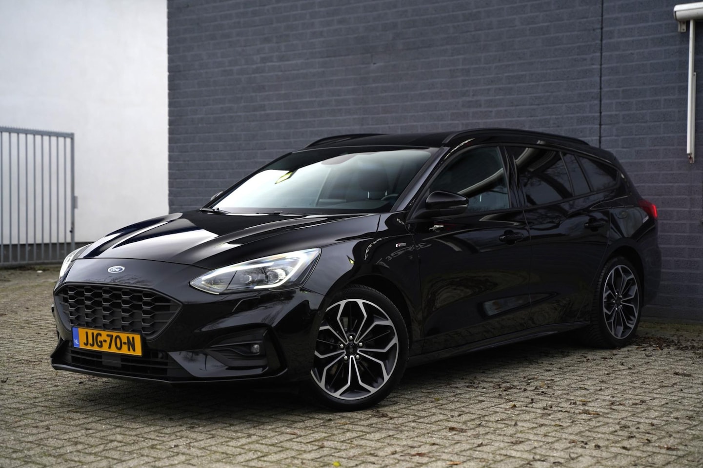Ford Focus Wagon - 1.5 EcoBoost ST Line 182pk, Automaat, Navi - AutoWereld.nl