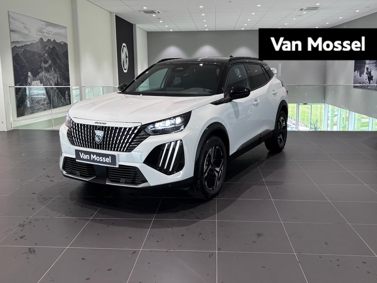 Peugeot 2008 - GT Hybrid 145 - ALCANTARA - STOELVERWARMING - 360 CAMERA - AutoWereld.nl