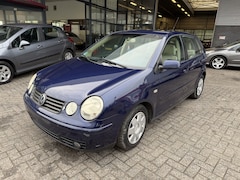 Volkswagen Polo - 1.4-16V Highline