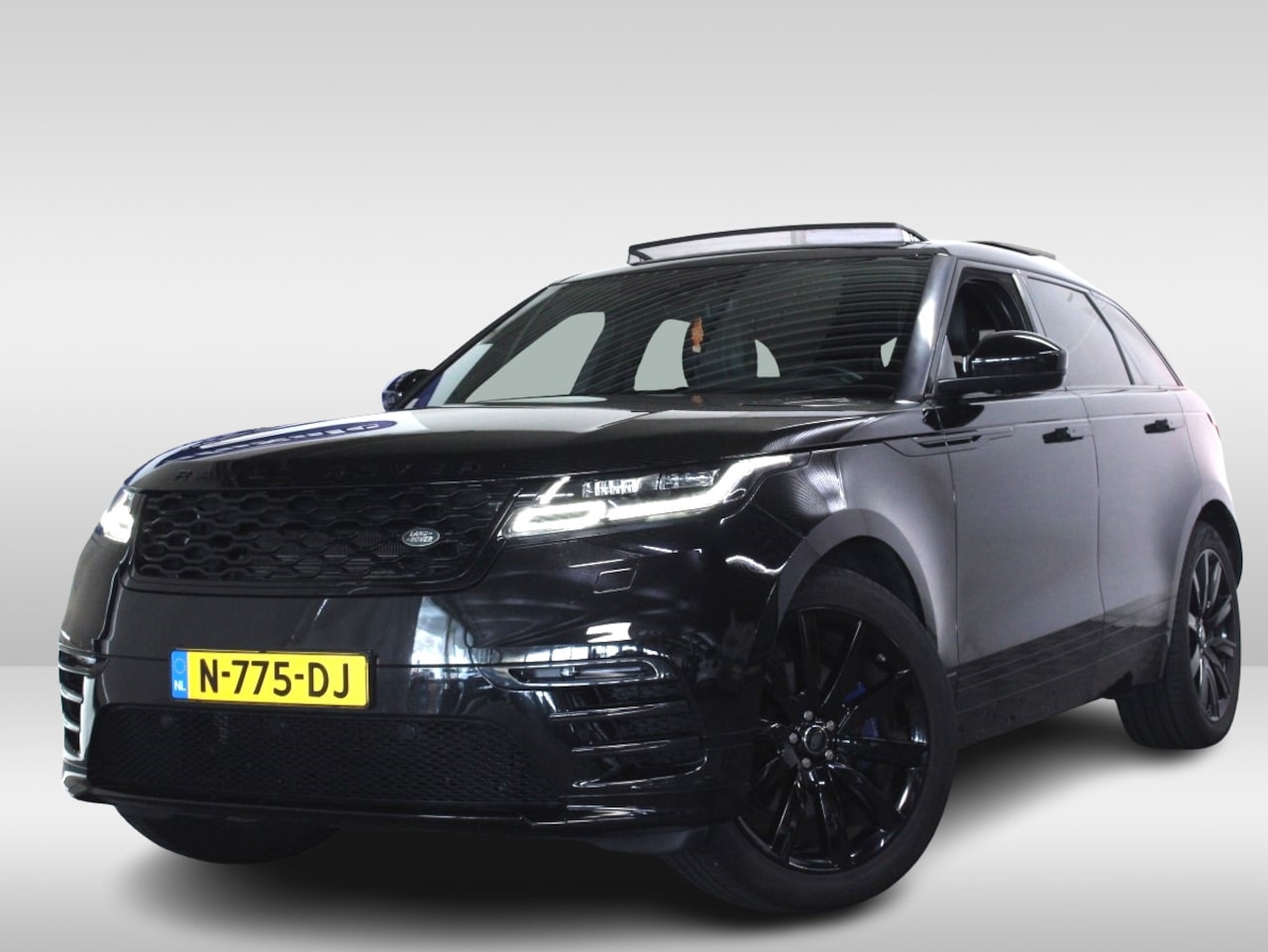 Land Rover Range Rover Velar - 3.0 V6 AWD R-Dynamic HSE PANO CARPLAY MERIDIAN '18 - AutoWereld.nl