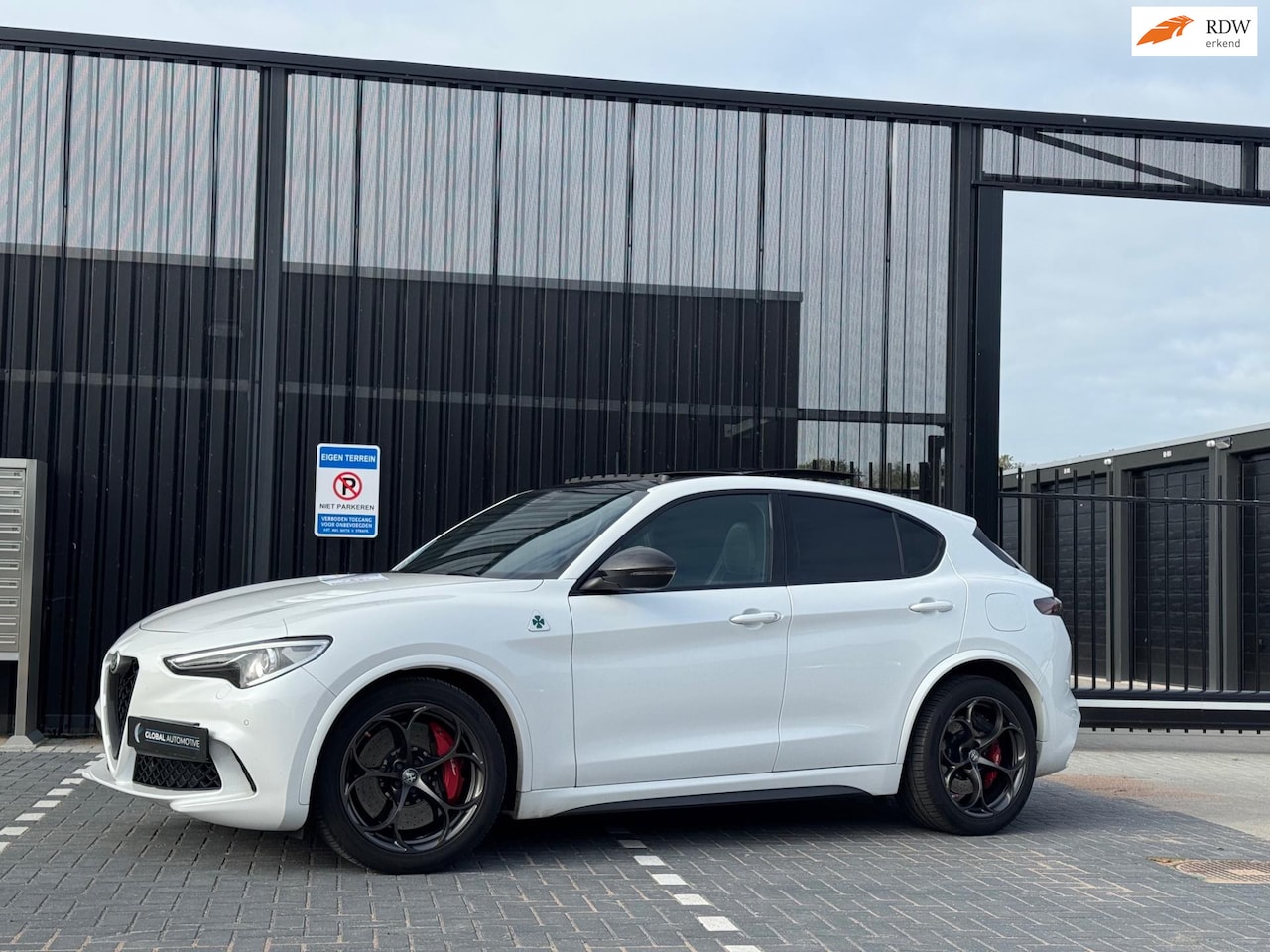 Alfa Romeo Stelvio - 2.9 V6 AWD Quadrifoglio - KERAMISCH - SCHUIFDAK - SCHAALSTOELEN - AutoWereld.nl