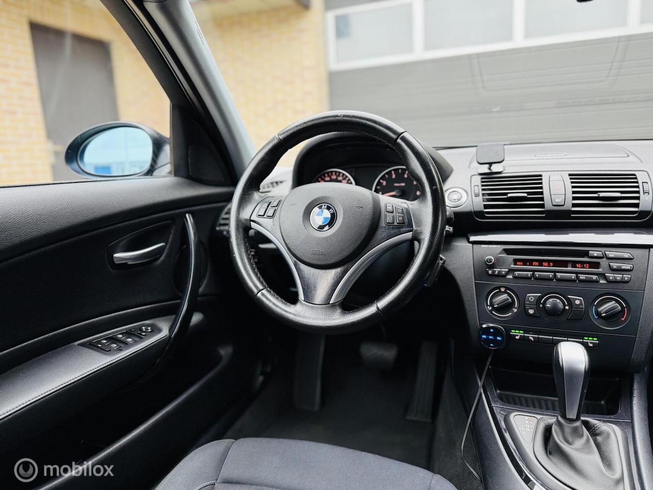 BMW 1-serie - 118i Exectuive|Automaat|ST Verwarming|LM 16 - AutoWereld.nl