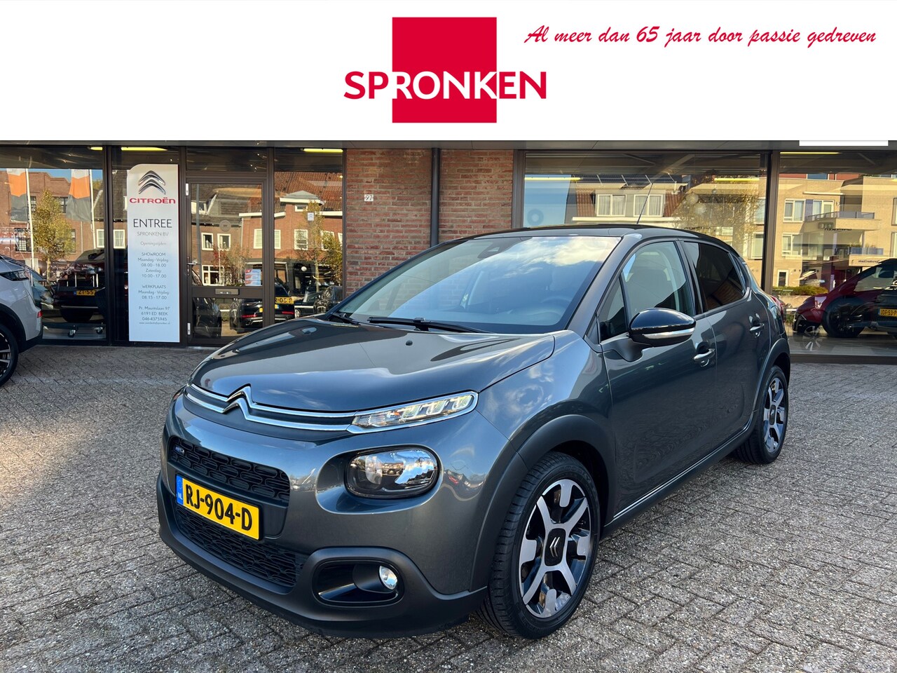 Citroën C3 - 1.2 PureTech 110 pk S&S Shine Navi-Camera-Stoelverwarming-Panoramadak - AutoWereld.nl