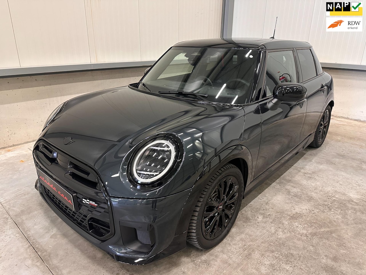 MINI Cooper S - Mini 2.0 John Cooper Works Panorama Keyless Head Up - AutoWereld.nl