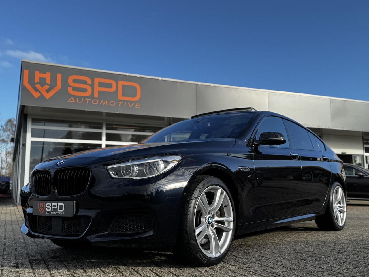 BMW 5-serie Gran Turismo - 550xi High Executive|Pano|ACC|H&K - AutoWereld.nl