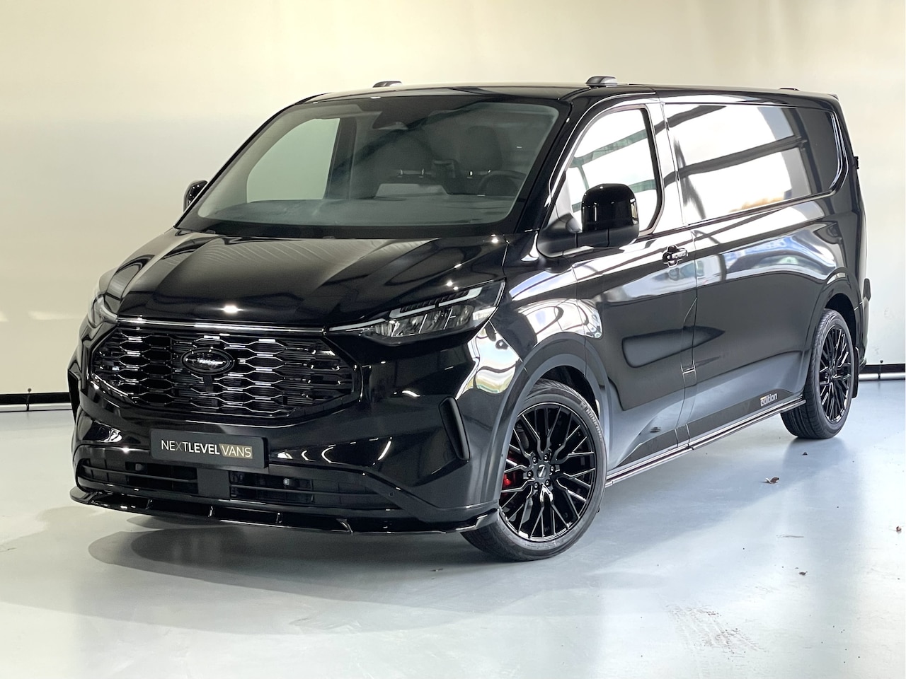 Ford Transit Custom - 320 2.0 TDCI L2H1 Limited 320 2.0 TDCI L2H1 Limited - AutoWereld.nl