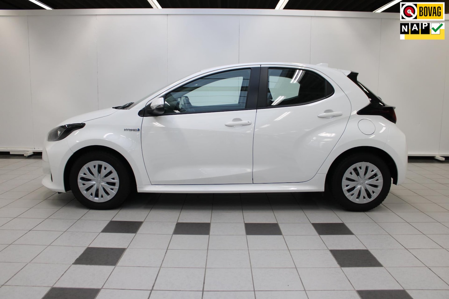 Toyota Yaris - 1.5 Hybrid Active - Camera, BTW, Dealer onderhouden, NAP en 1e eigenaar - AutoWereld.nl