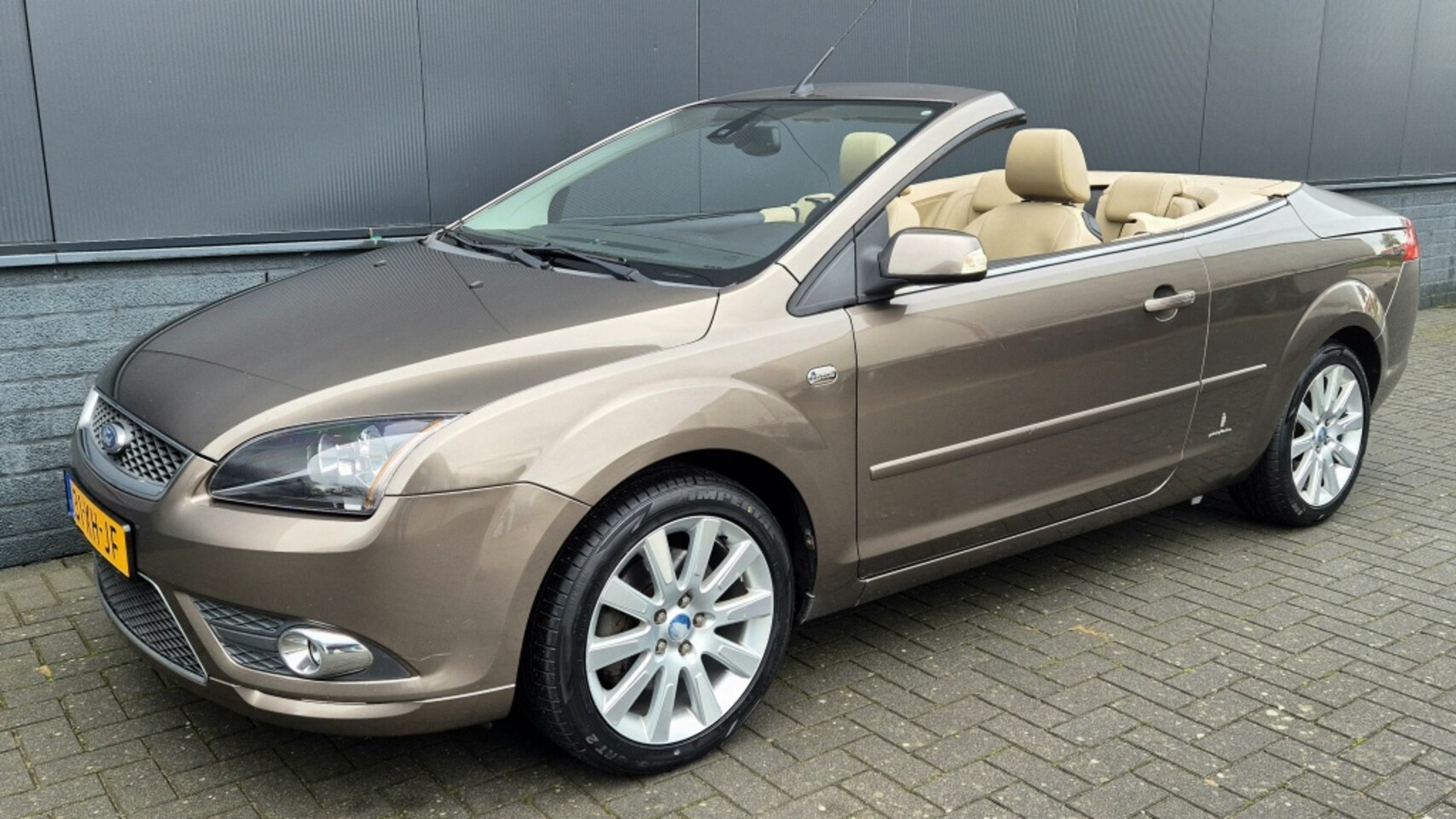 Ford Focus Coupé-Cabriolet - | Airco | sto 2.0-16V Titanium - AutoWereld.nl