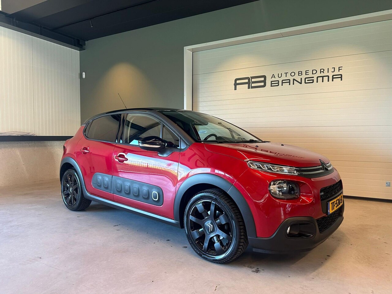 Citroën C3 - 1.2 PureTech SHINE-uitv/CLIMA AIRCO/CRUISECONTROL/LM-VELG/APPLE CARPLAY/ISOFIX/NAVIGATIE/T - AutoWereld.nl