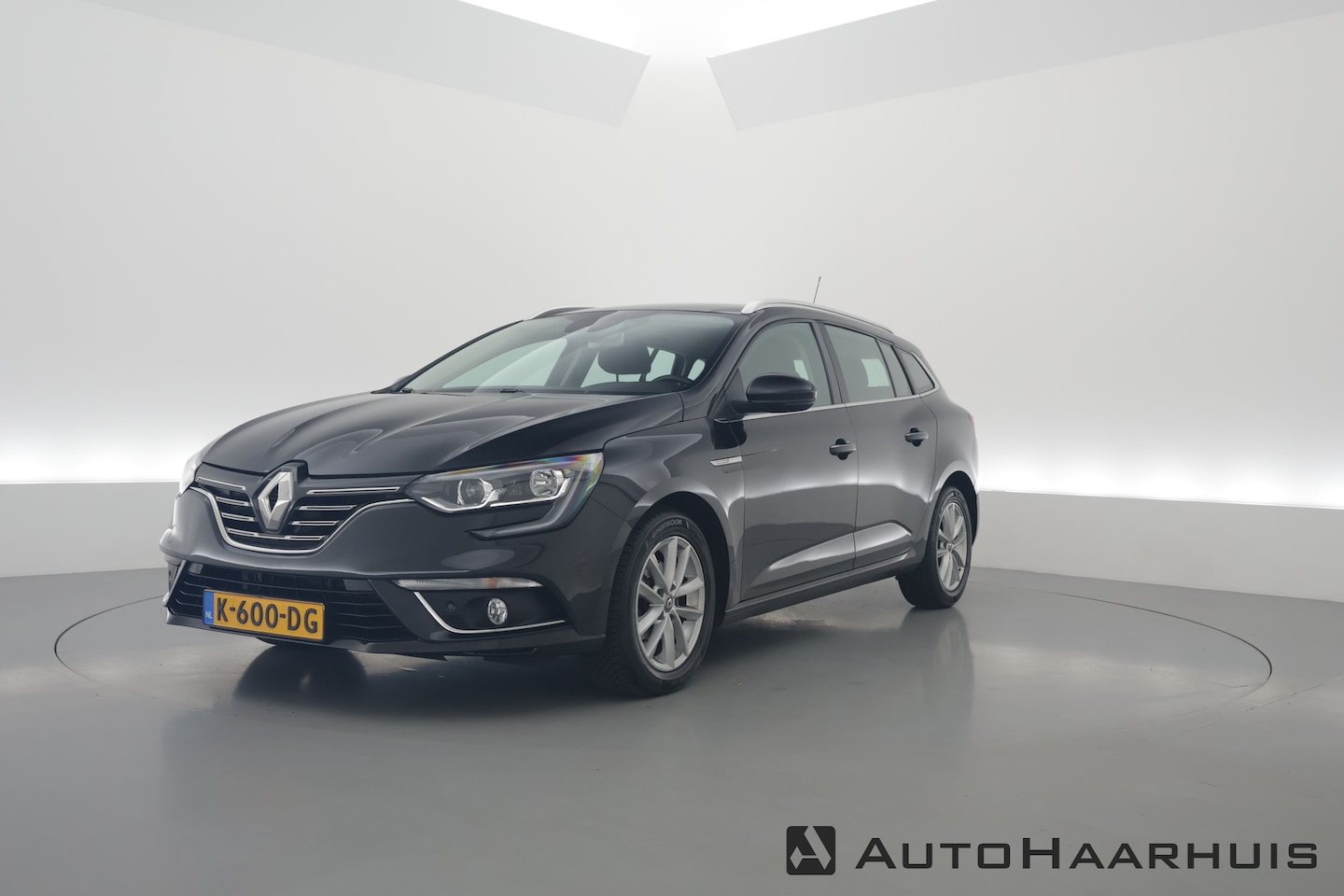 Renault Mégane Estate - 1.3 TCe Limited | Automaat | Navi | Camera | Apple CarPlay | All Seasons | Park Assist - AutoWereld.nl