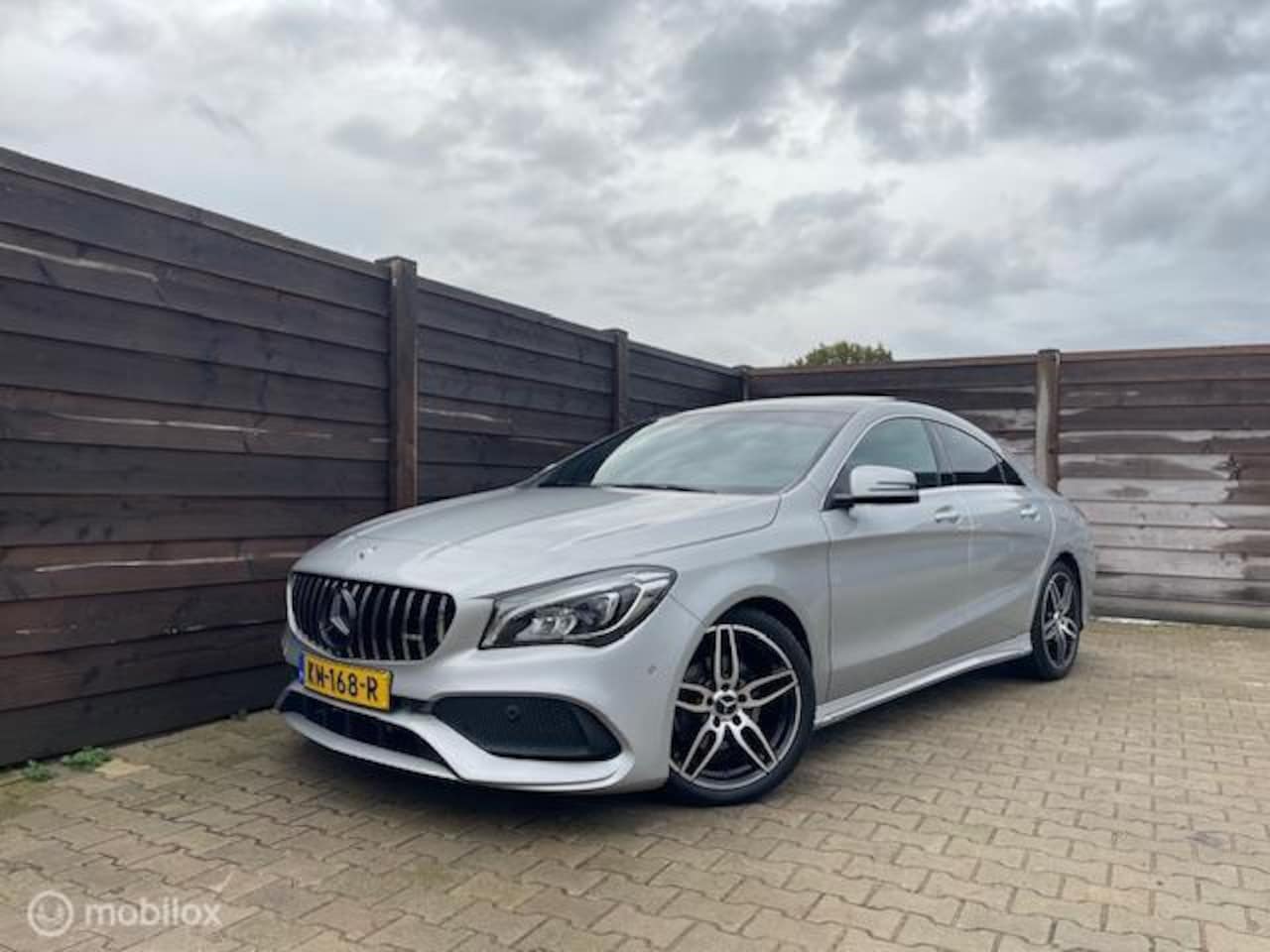 Mercedes-Benz CLA-Klasse - 180 AMG Ambition NAVI-PANO-LED - AutoWereld.nl