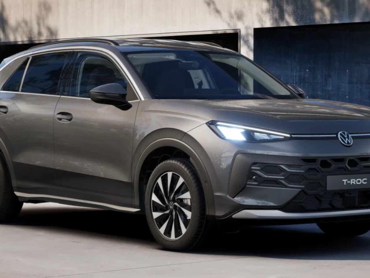 Volkswagen T-Roc - Life First Edition 1.5 eTSI 85 kW / 116 PK SUV 7 v - AutoWereld.nl