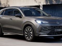 Volkswagen T-Roc - Life First Edition 1.5 eTSI 85 kW / 116 PK SUV 7 v