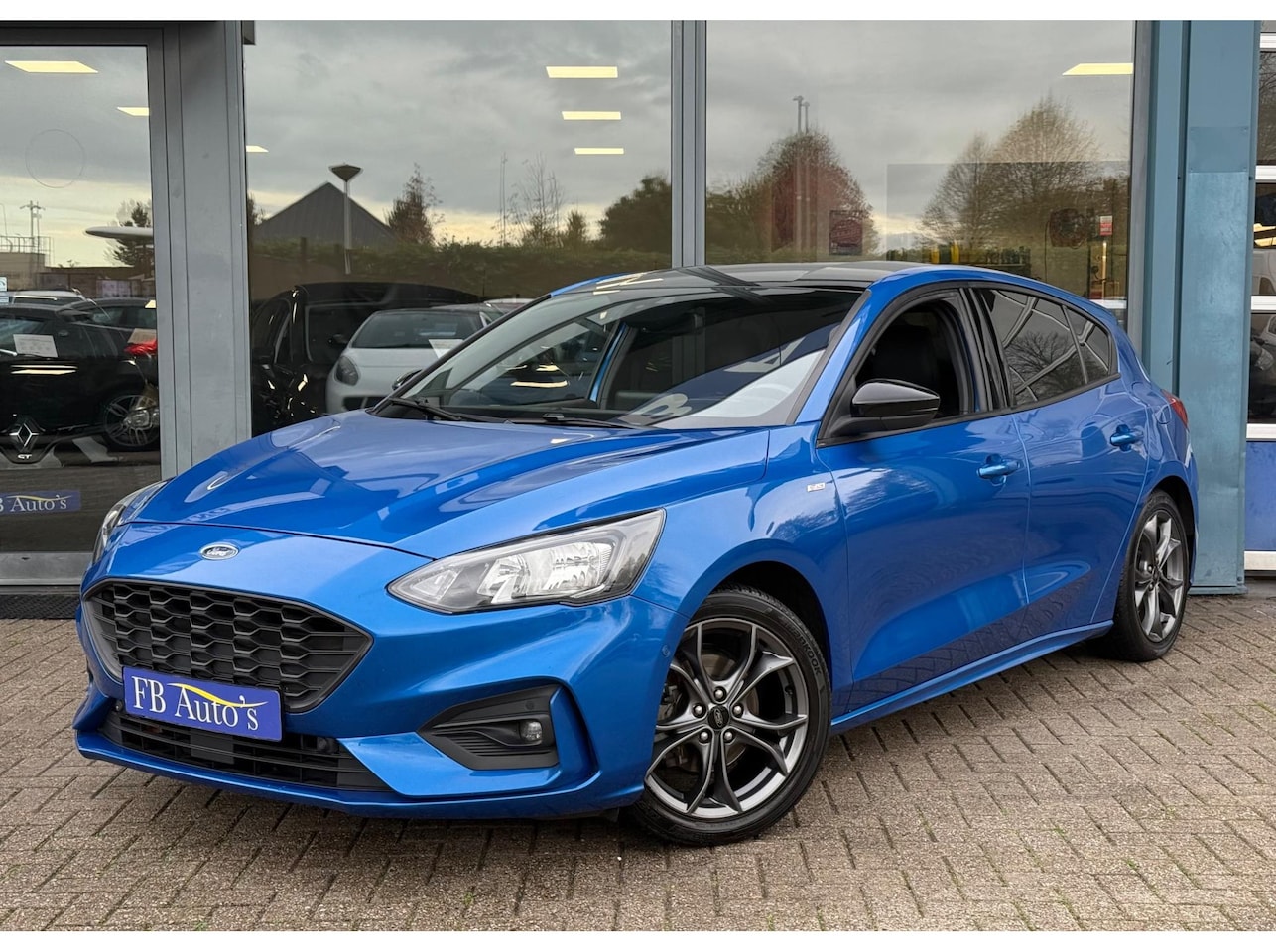 Ford Focus - 1.0 EcoBoost ST Line Airco Lmv Navi Cruise Afnembare-Haak - AutoWereld.nl