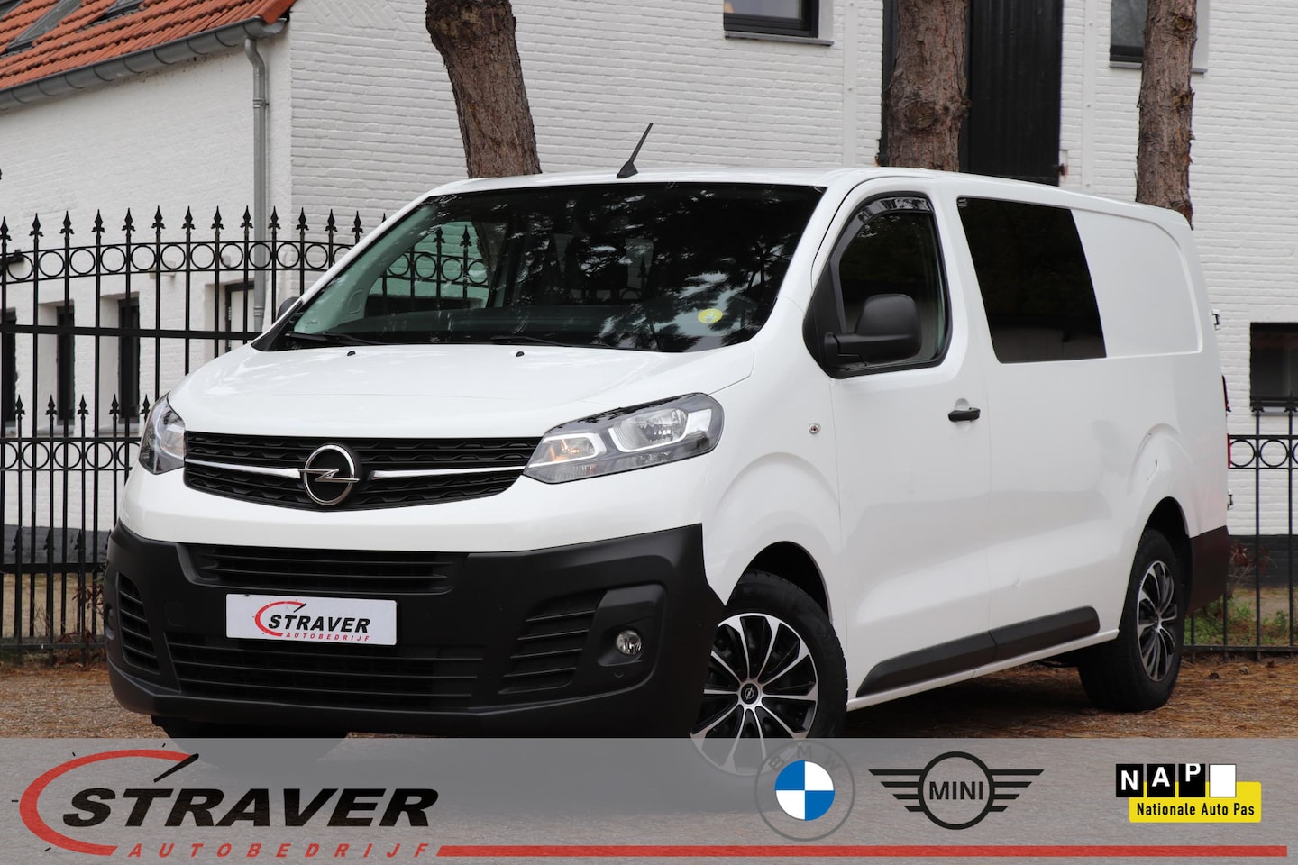 Opel Vivaro - 2.0 CDTI L3H1 DC Edition |Navigatie |Trekhaak |Carplay - AutoWereld.nl