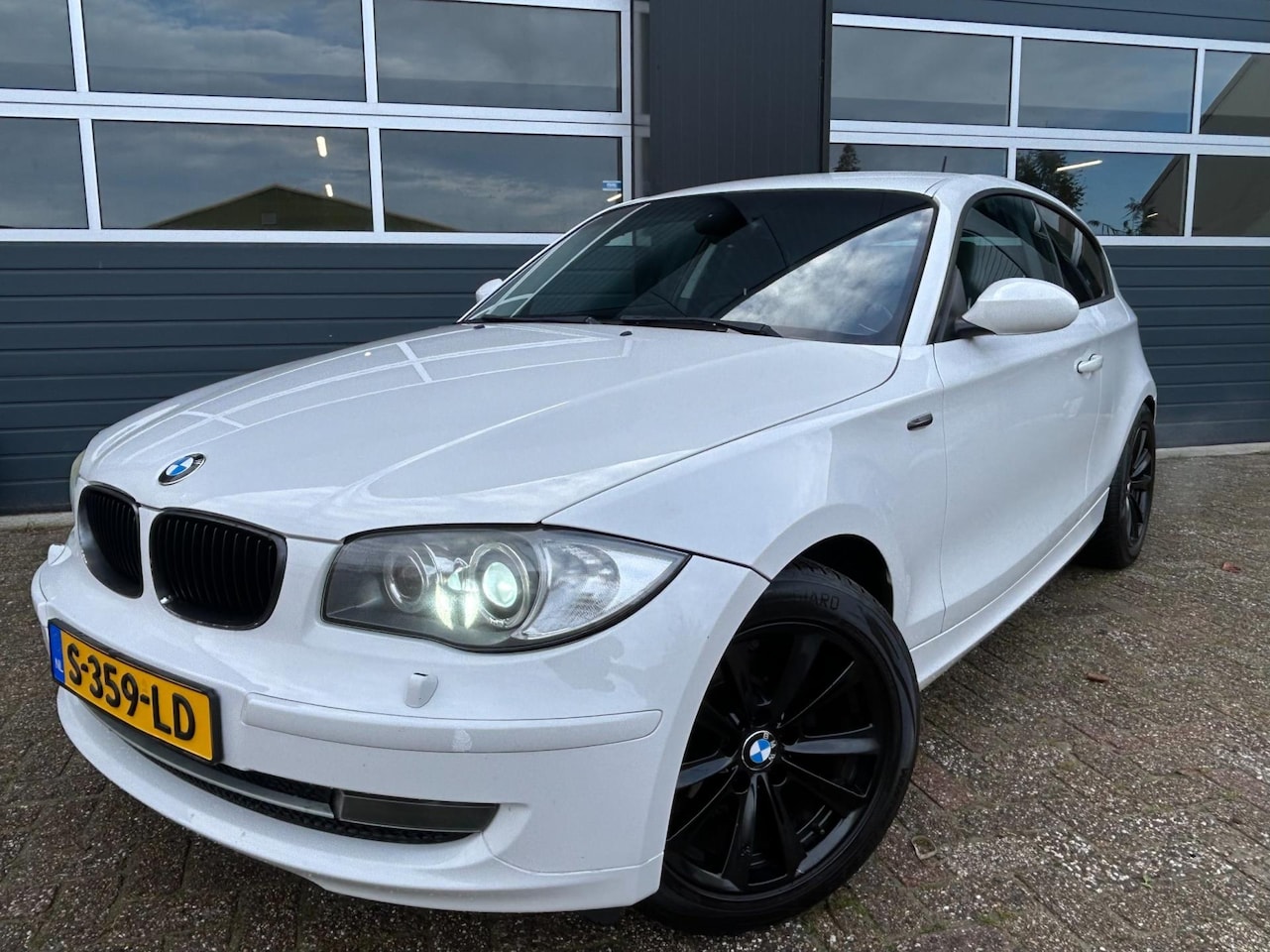 BMW 1-serie - 116i|Airco|Cruise control|Jaar APK!!!| - AutoWereld.nl