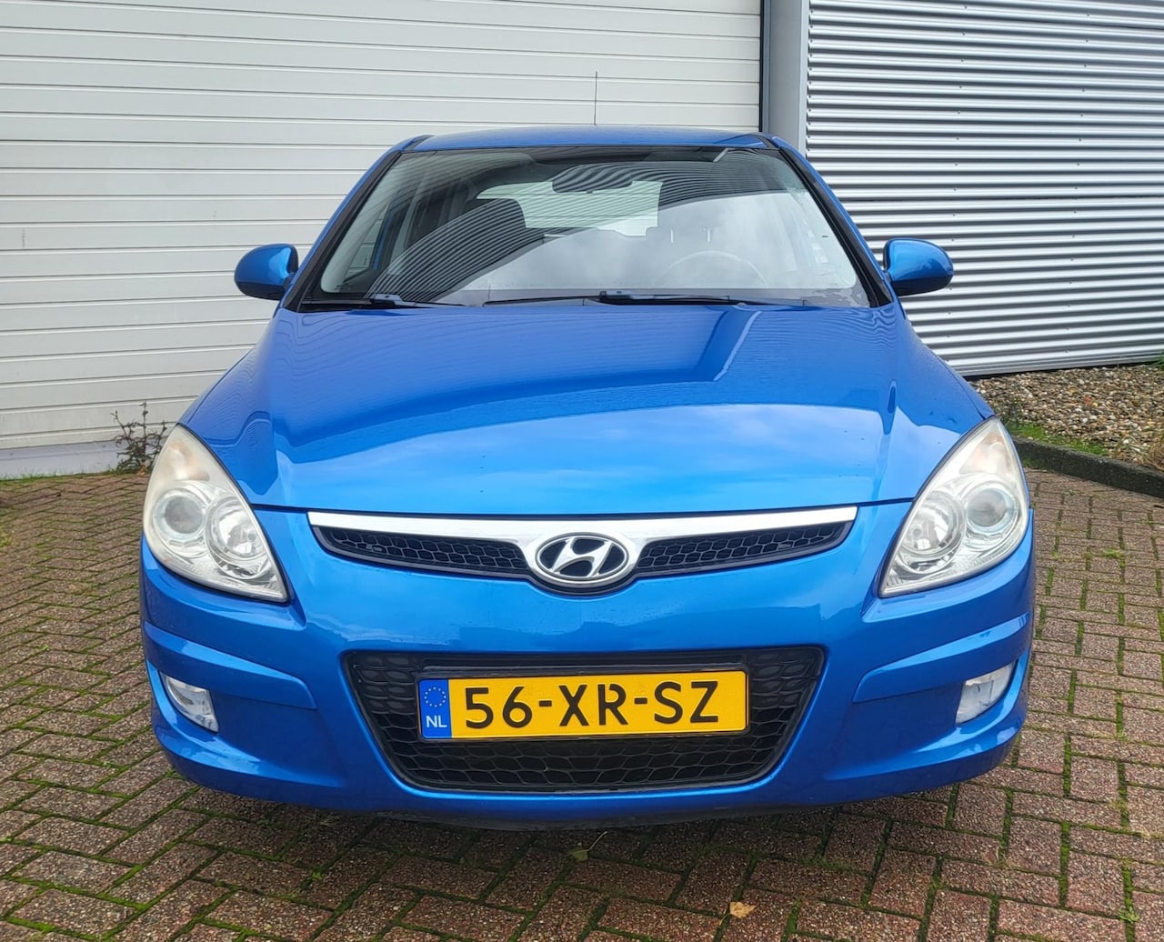 Hyundai i30 - 1.6i Dynamic Nieuwe APK lage km NAP! - AutoWereld.nl