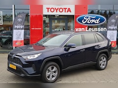 Toyota RAV4 - 2.5 HYBRID NL-AUTO FACELIFT NAVI AD-CRUISE APPLE/ANDROID PRIVCAY-GLASS BLUETOOTH DAB+ 17"L