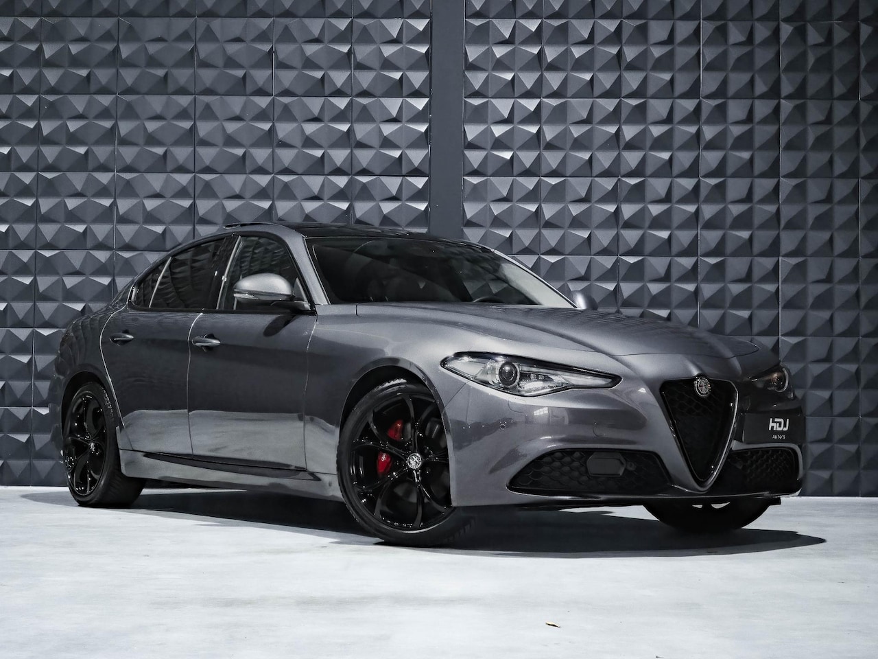 Alfa Romeo Giulia - 2.0T Super | Pano | 19"| Side | ACC | Memo | Camera | - AutoWereld.nl
