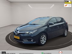 Toyota Auris - 1.2T Trend Pano / camera / navi