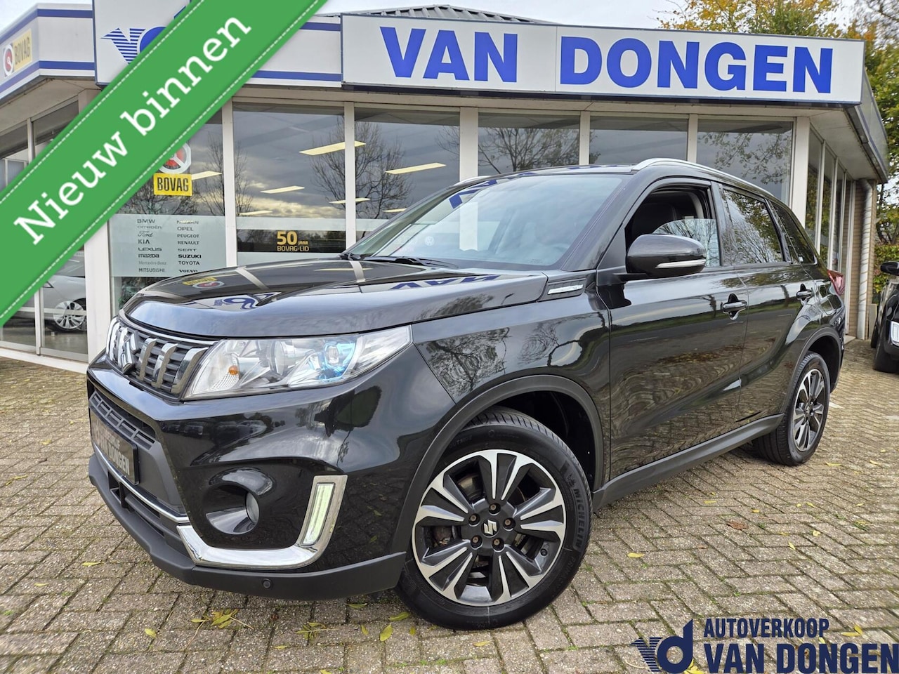 Suzuki Vitara - 1.4 Boosterjet AllGrip Stijl | Trekhaak / Pano | Dealer onderh. - AutoWereld.nl