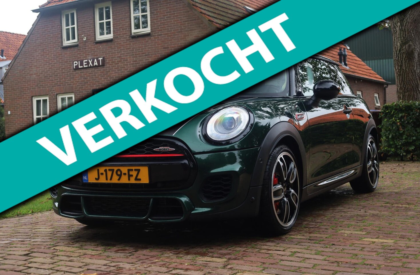 MINI John Cooper Works - 2.0 231PK Aut. | Britisch Racing Green | Sportstoelen | Uniek | JCW Uitlaat | Engelse Acht - AutoWereld.nl