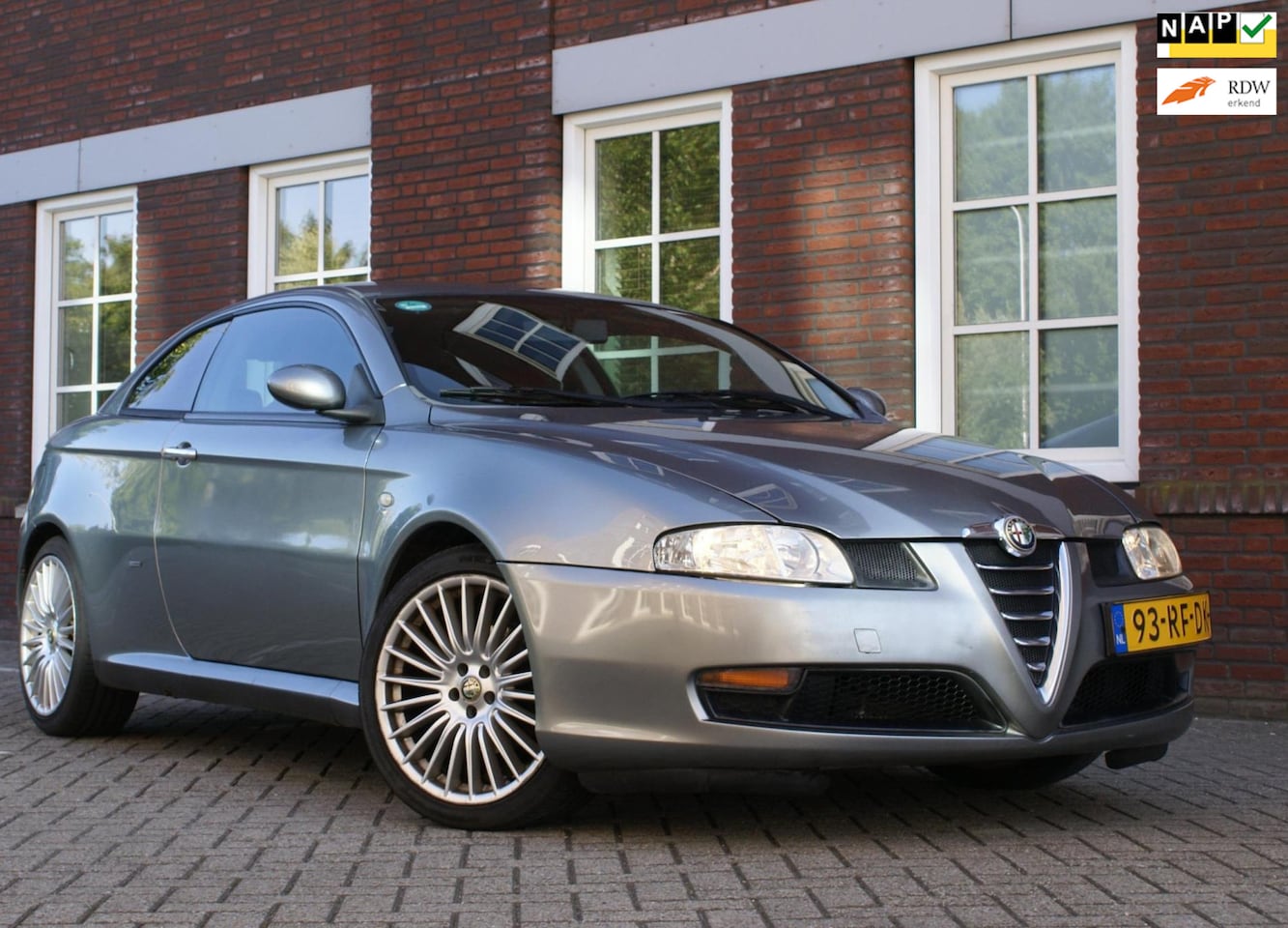 Alfa Romeo GT - 2.0 JTS Distinctive 2.0 JTS Distinctive - AutoWereld.nl